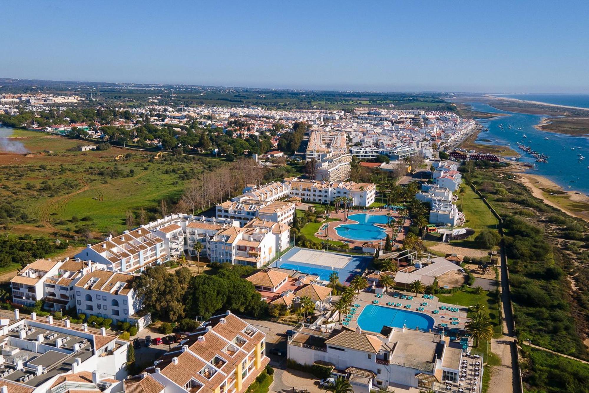 Golden 1 Bdr Flat W/ Balcony & Pool By Lovelystay Cabanas De Tavira Bagian luar foto