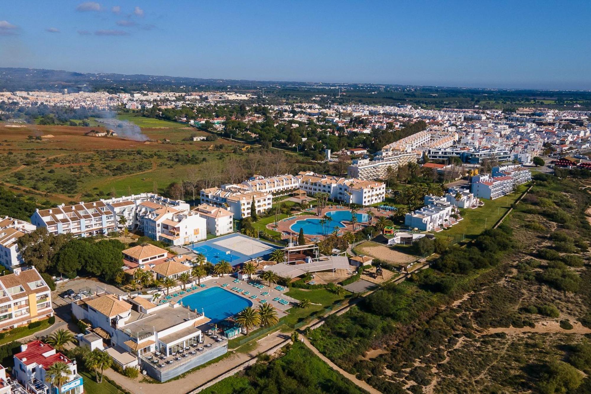 Golden 1 Bdr Flat W/ Balcony & Pool By Lovelystay Cabanas De Tavira Bagian luar foto